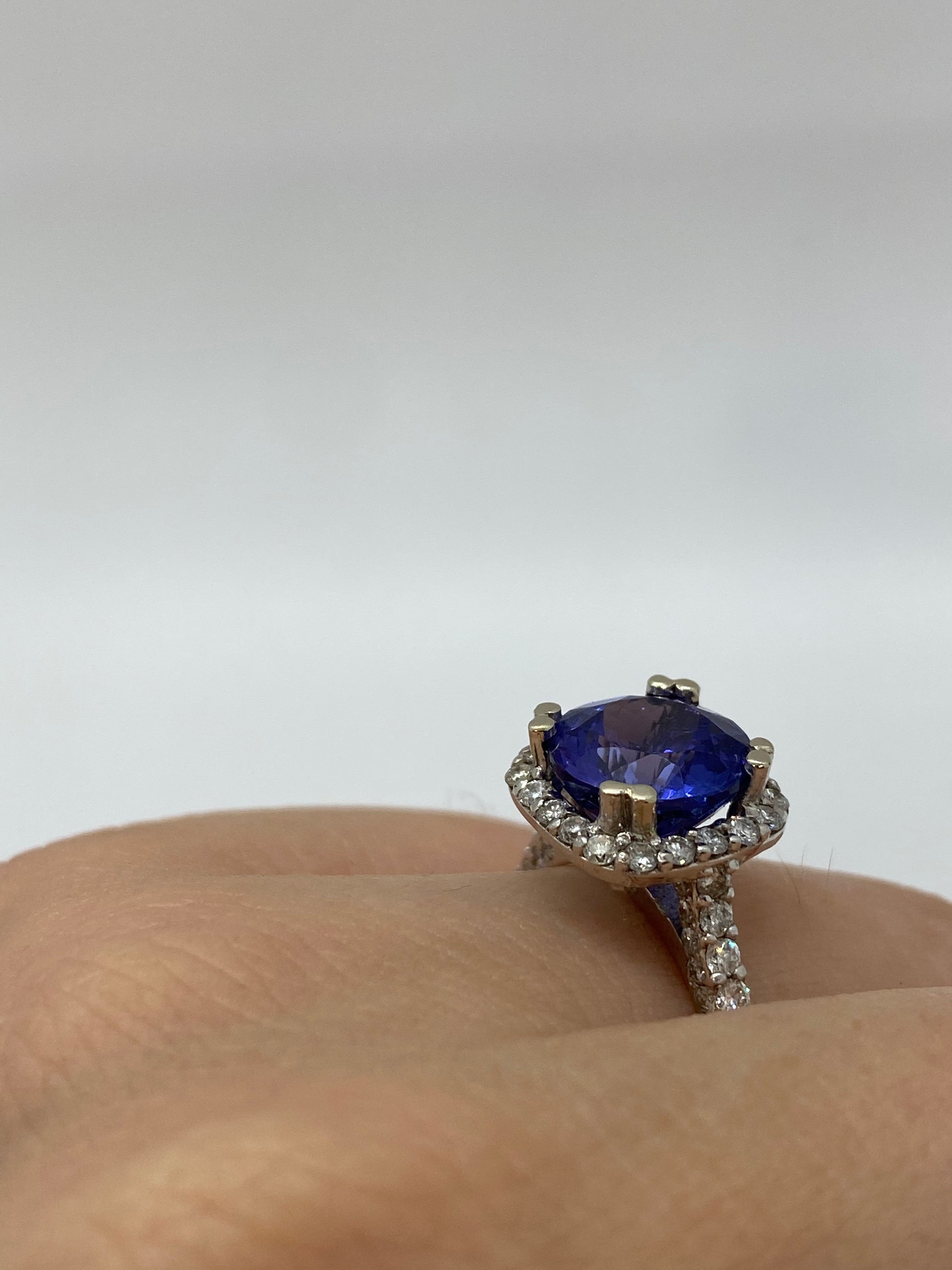Tanzanite Ring R10406 - Royal Gems and Jewelry