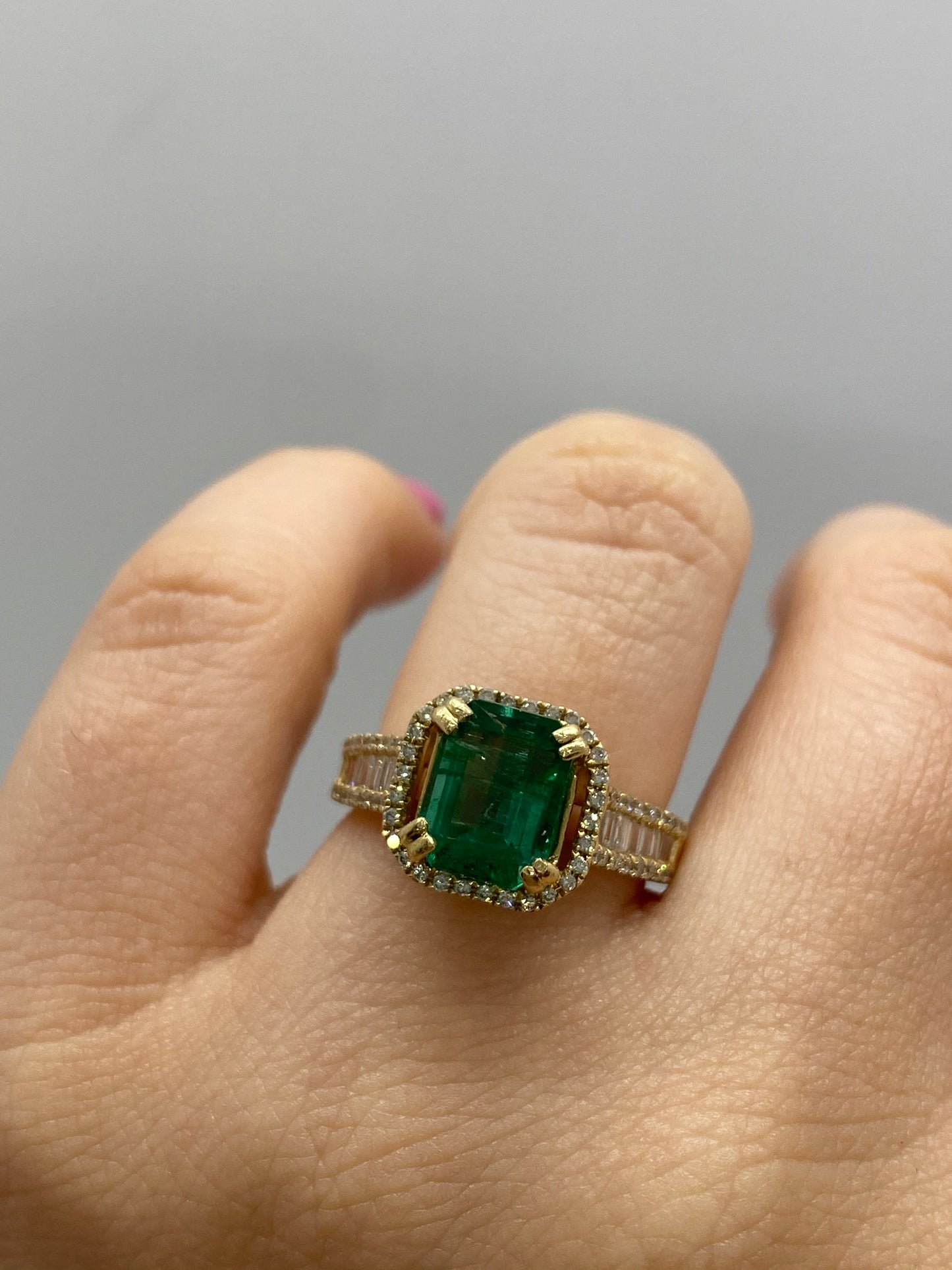 Emerald Ring R18547