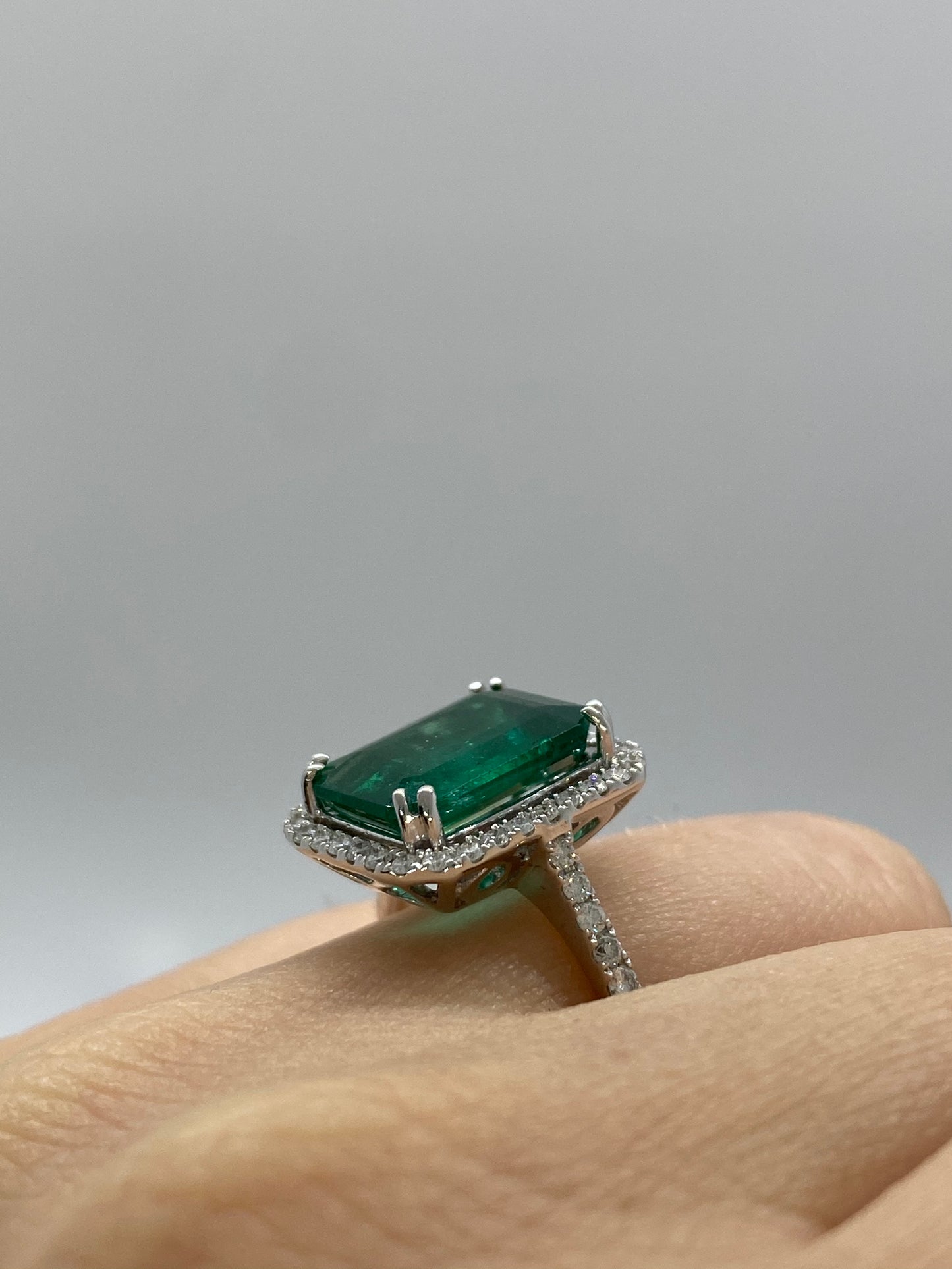 Emerald Ring R21906