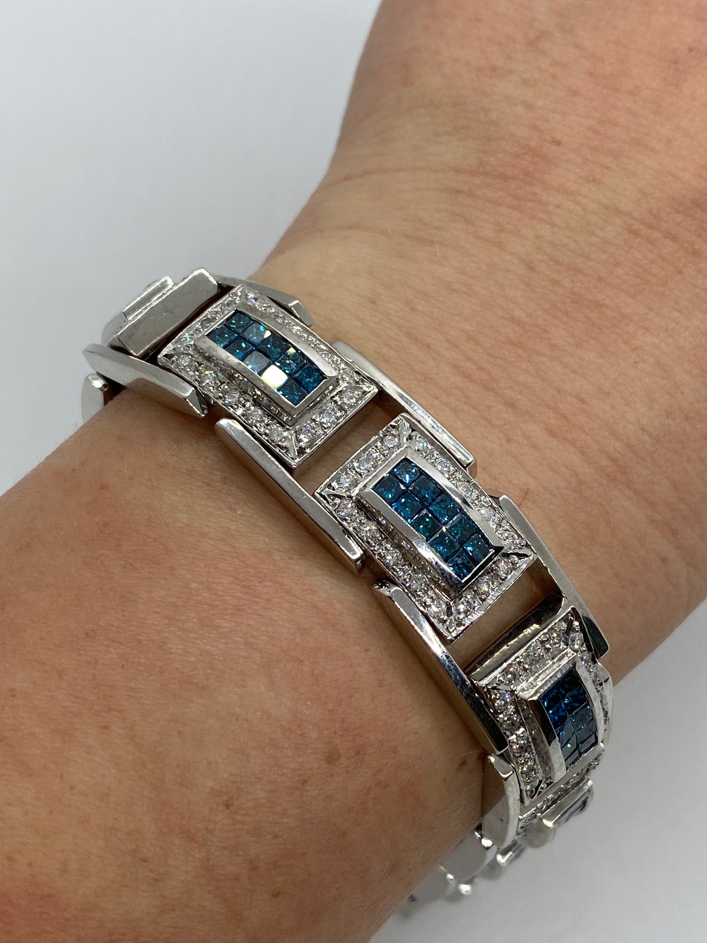 Blue Diamond Bracelet BR04048