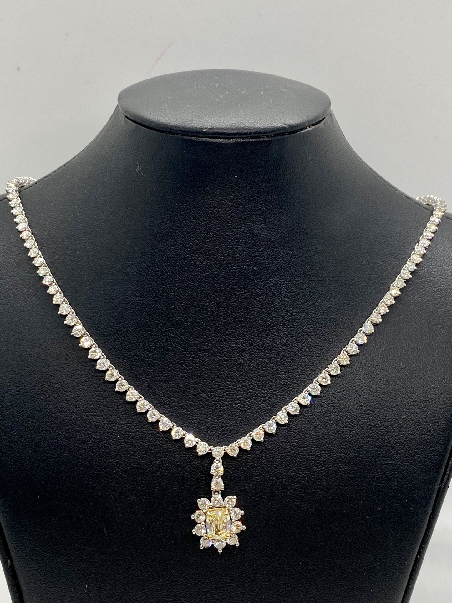 Yellow Diamond Necklace N01597