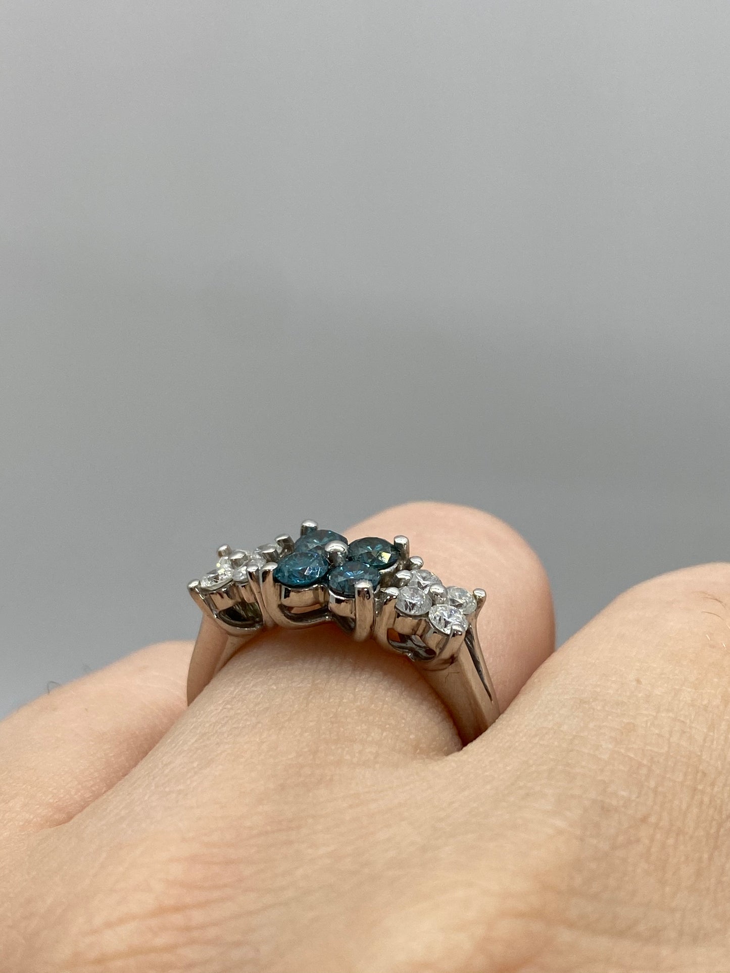 Blue Diamond Ring R03366
