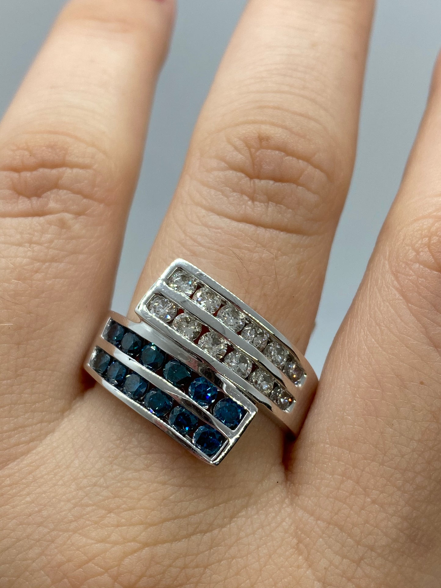 Blue Diamond Ring R18524