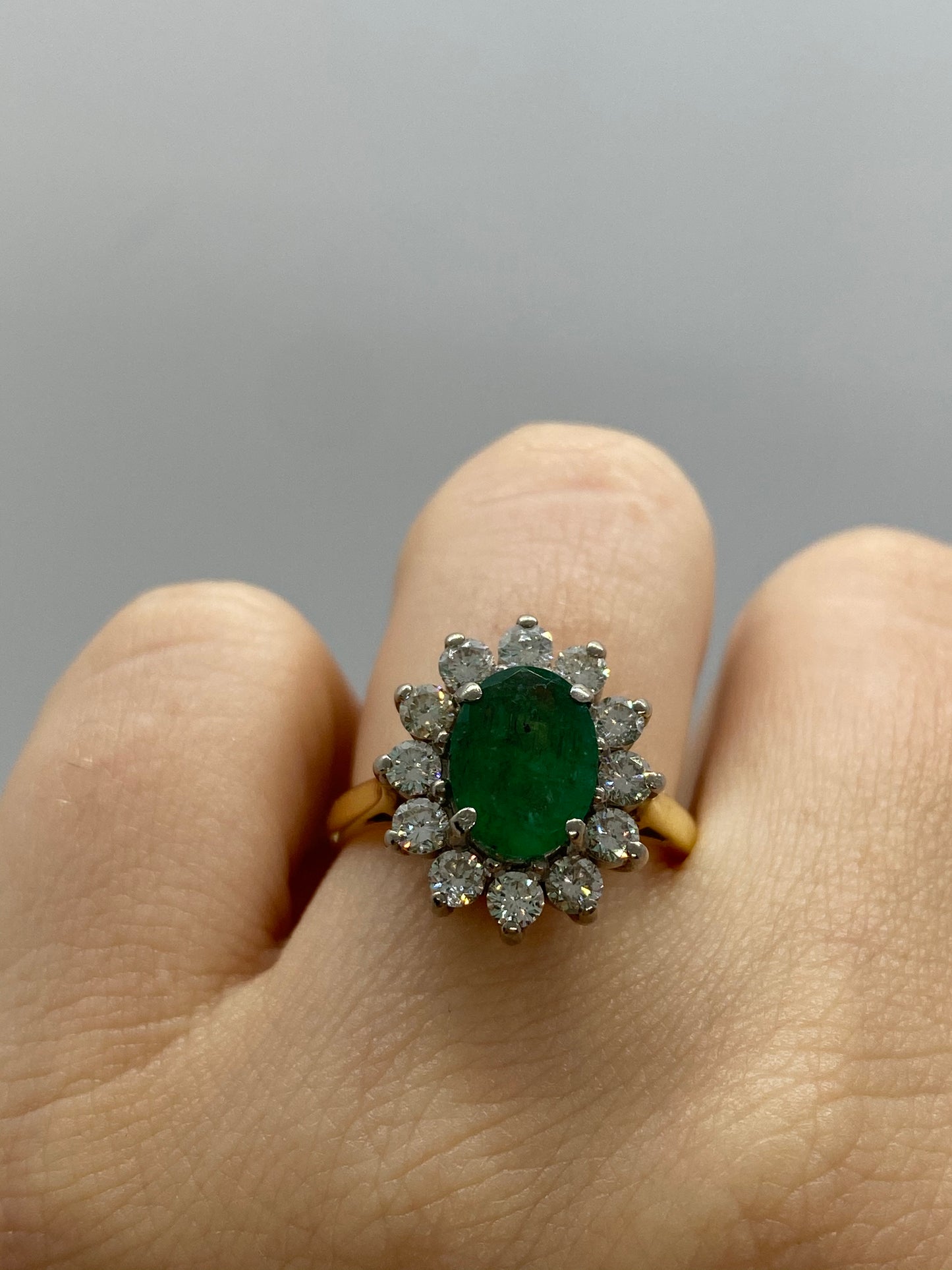 Emerald Ring R19133