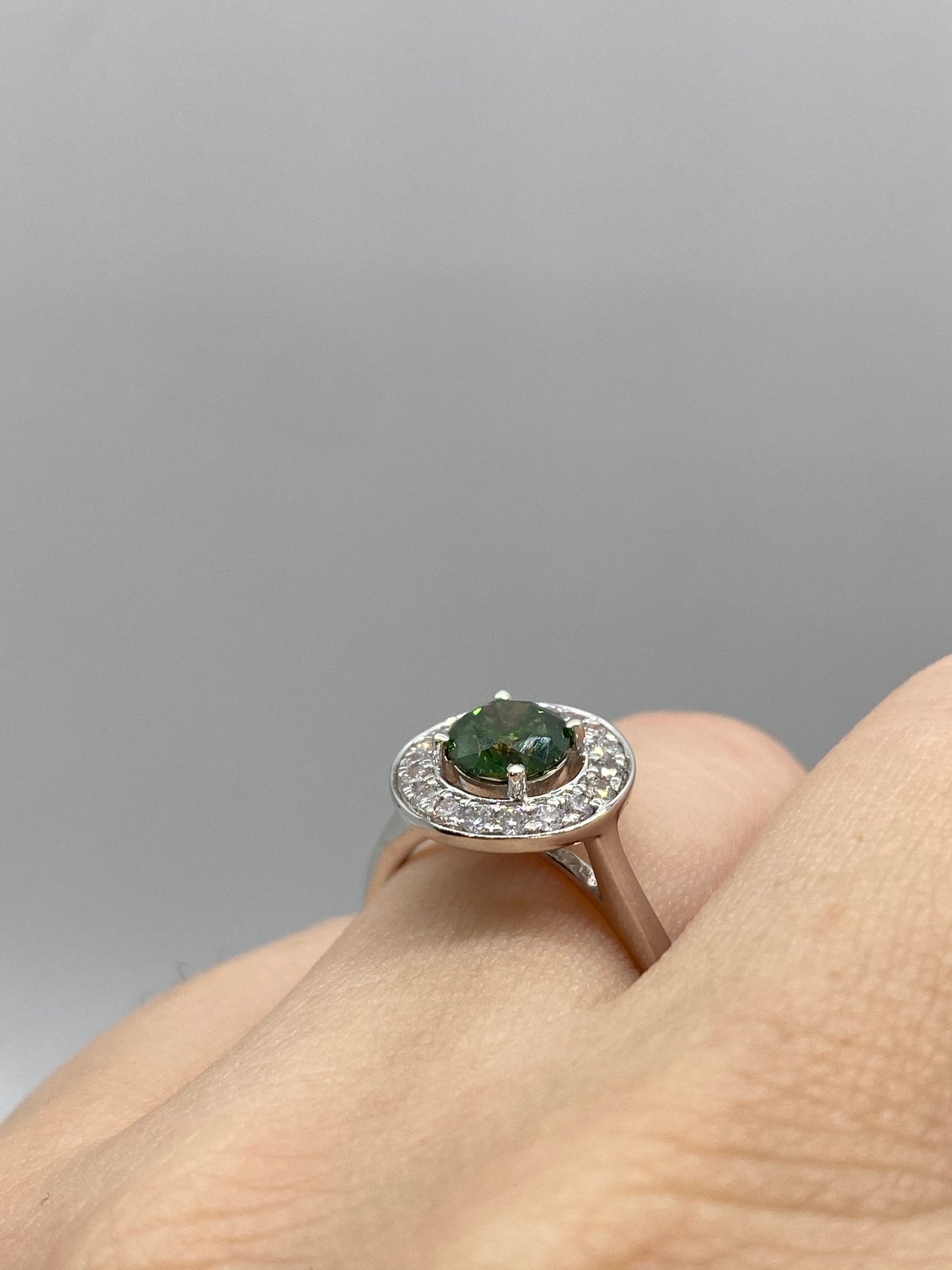 GREEN DIAMOND RING R19680
