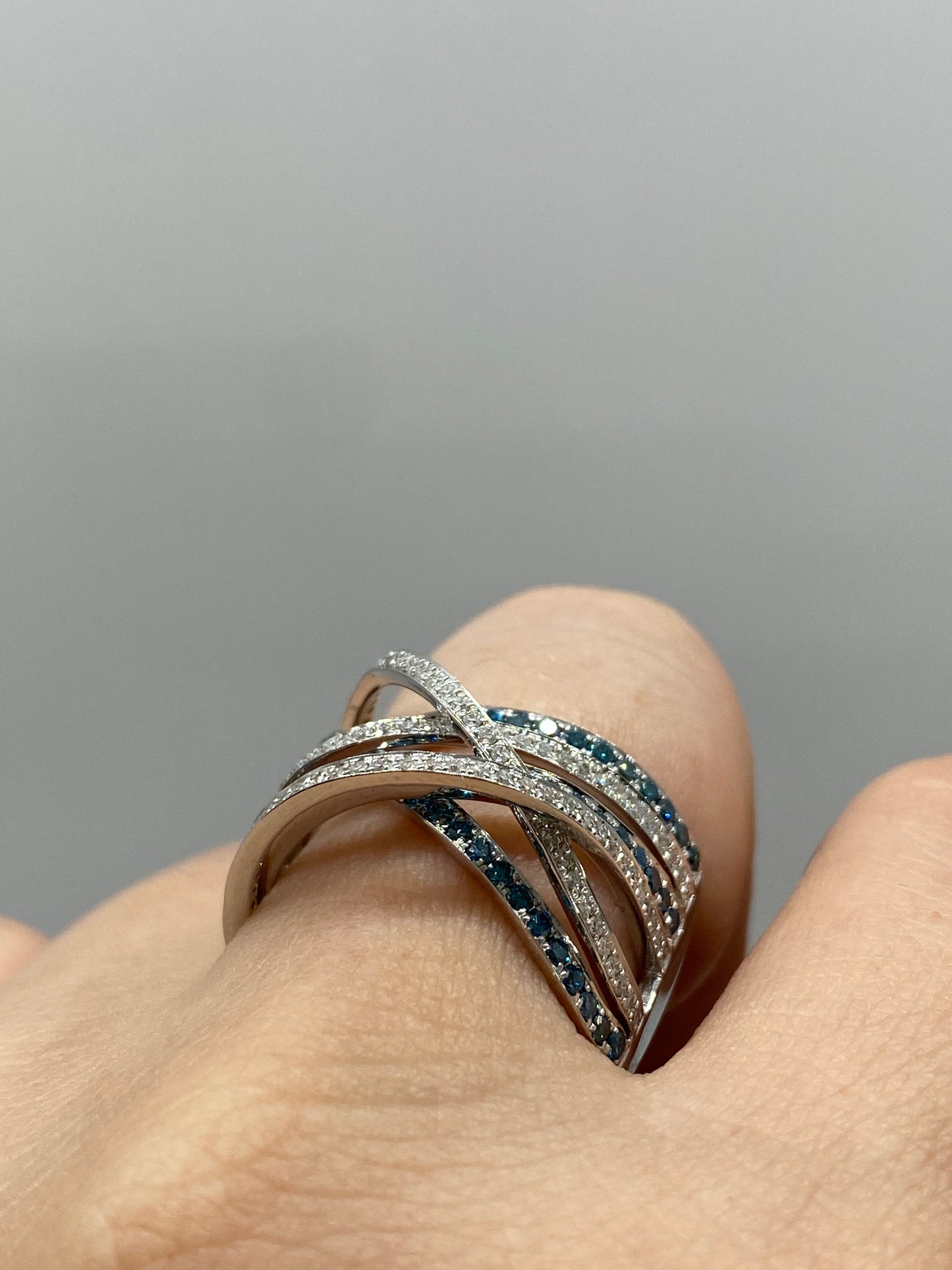 Blue Diamond Ring R20701