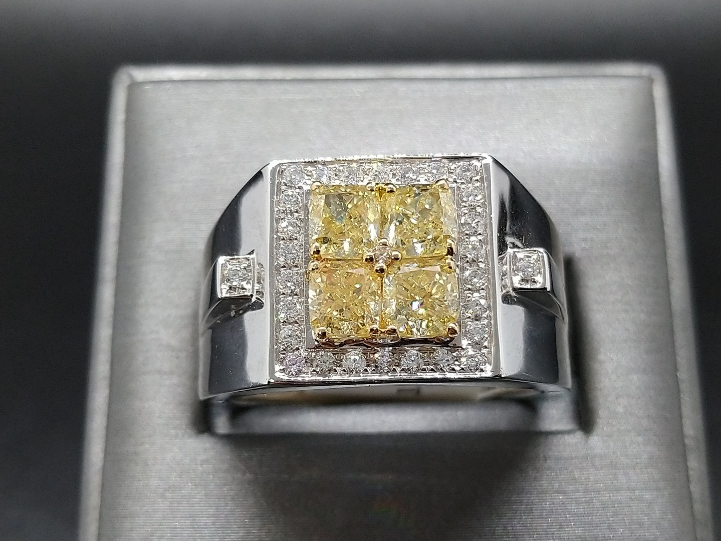 Men's Yellow Diamond Ring R21569