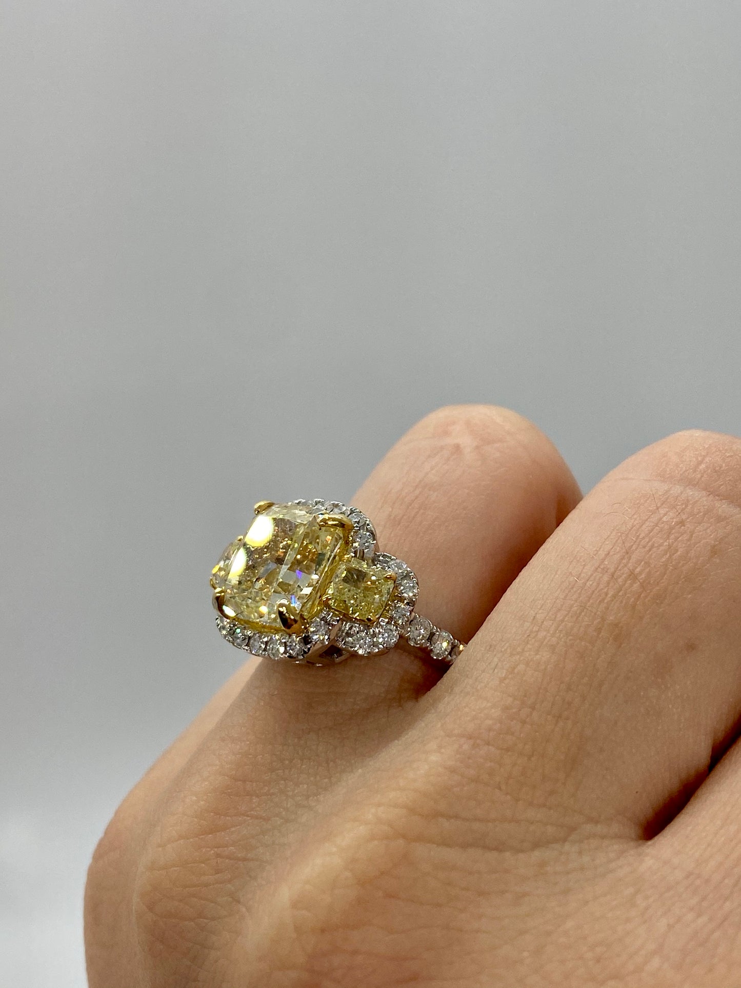 Yellow Diamond Ring R23134