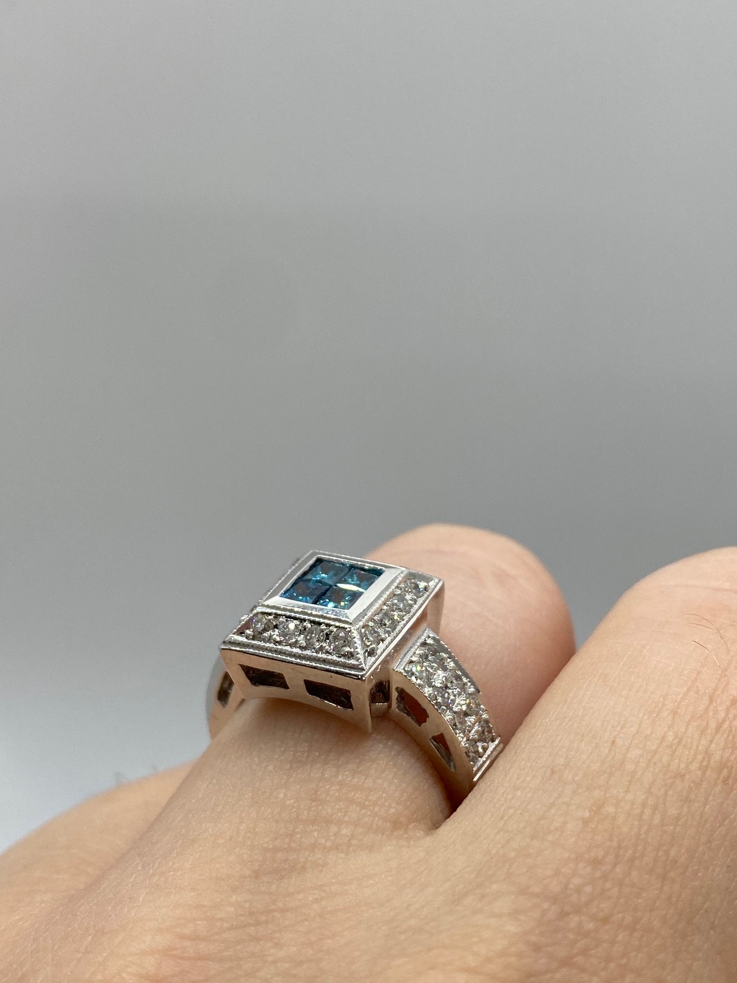 Blue Diamond Ring R23359
