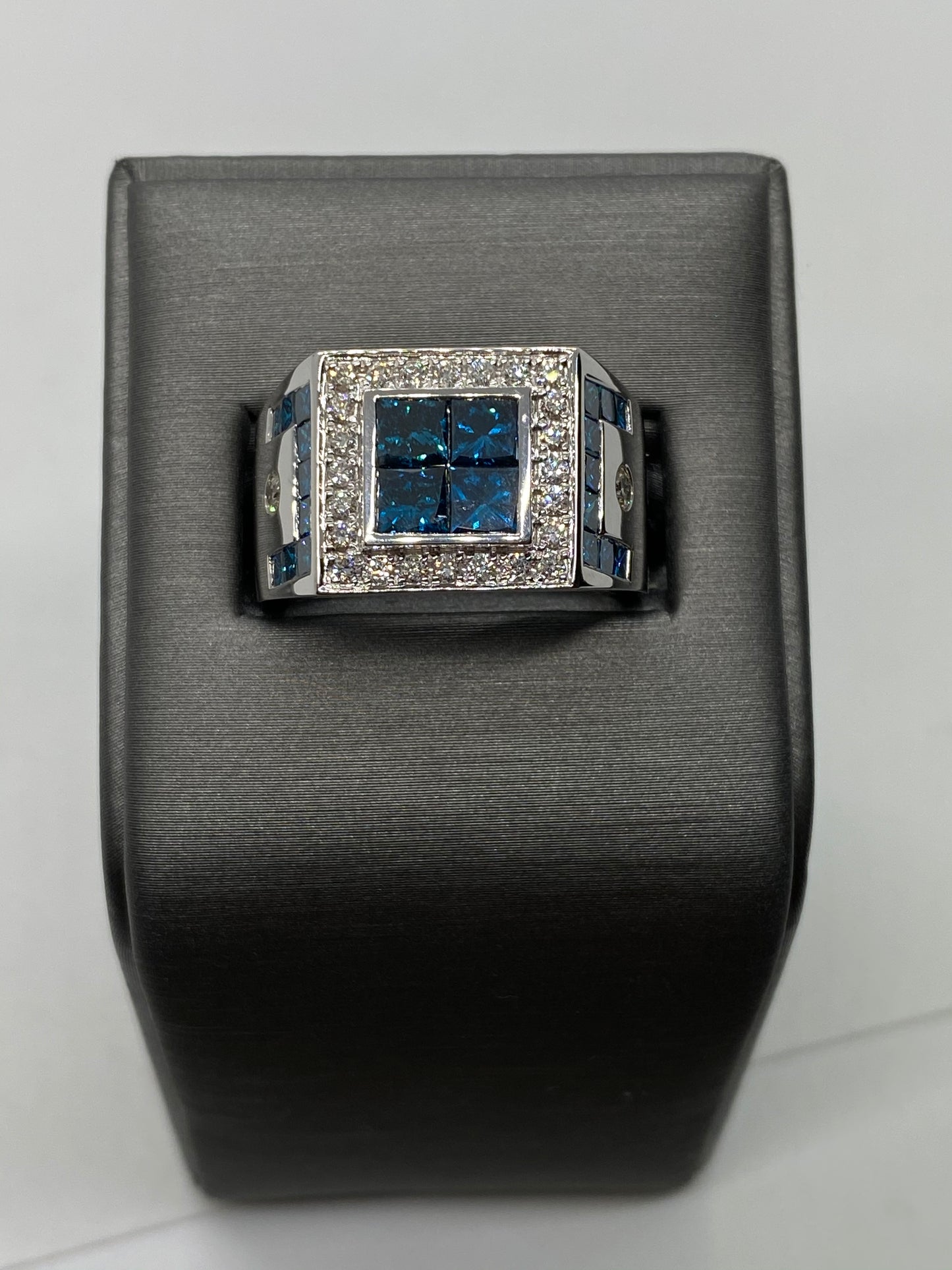 Men's Blue Diamond Ring R23622