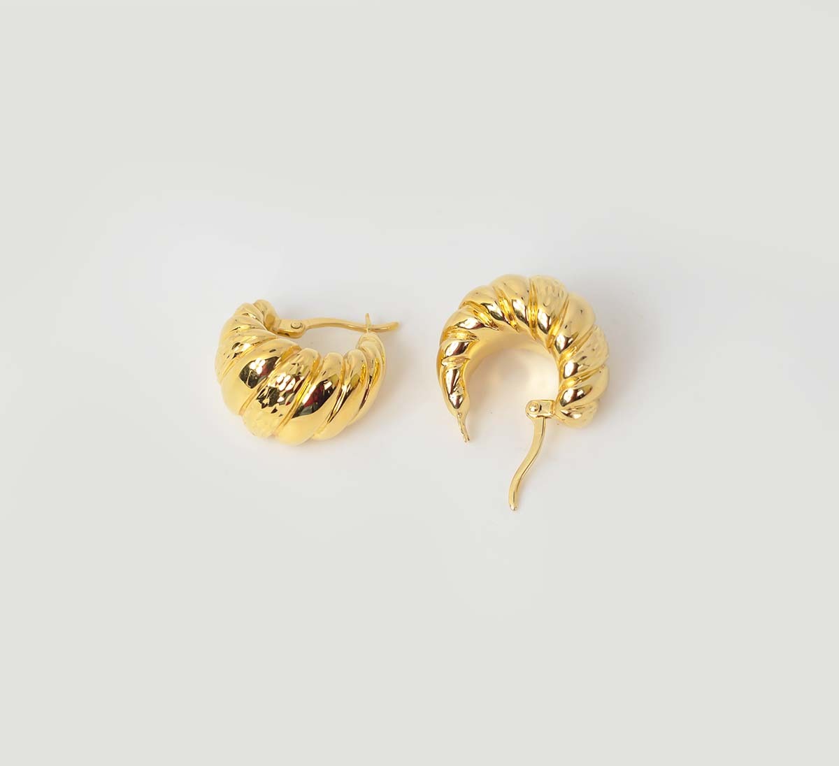 Gold Earring E13834