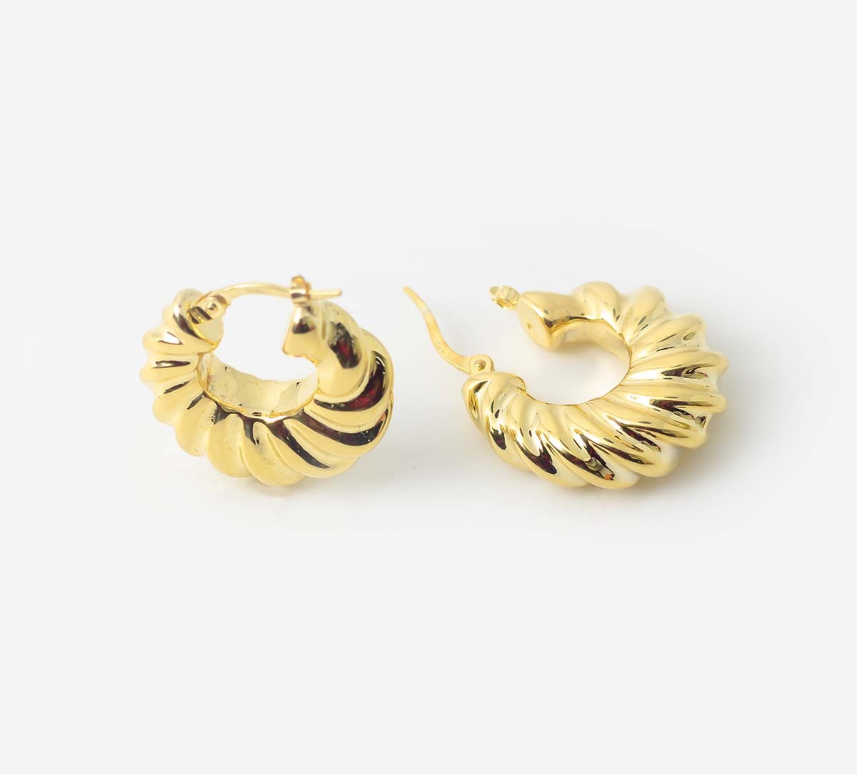 Gold Earring E13845